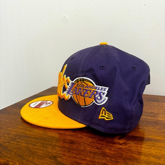 Los Angeles Lakers New Era Snapback Hat - Picture 2 of 4